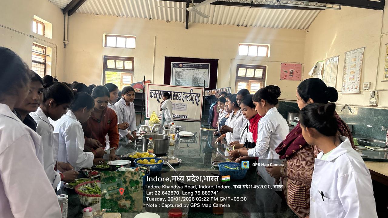 दिनांक 19 से 22 जनवरी 2026 को छात्राओं को खाद्य परिरक्षण द्वारा स्वरोजगार हेतु प्रशिक्षण दिया गया।**