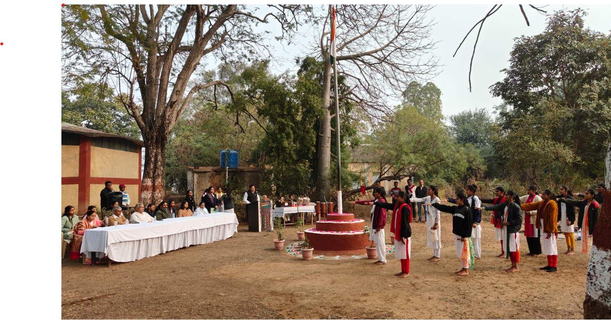 “ON THE OCASSION F REPUBLIC DAY, COLLEGE STUDENTS WHO ARE NEW VOTERS TOOK THE OATH”